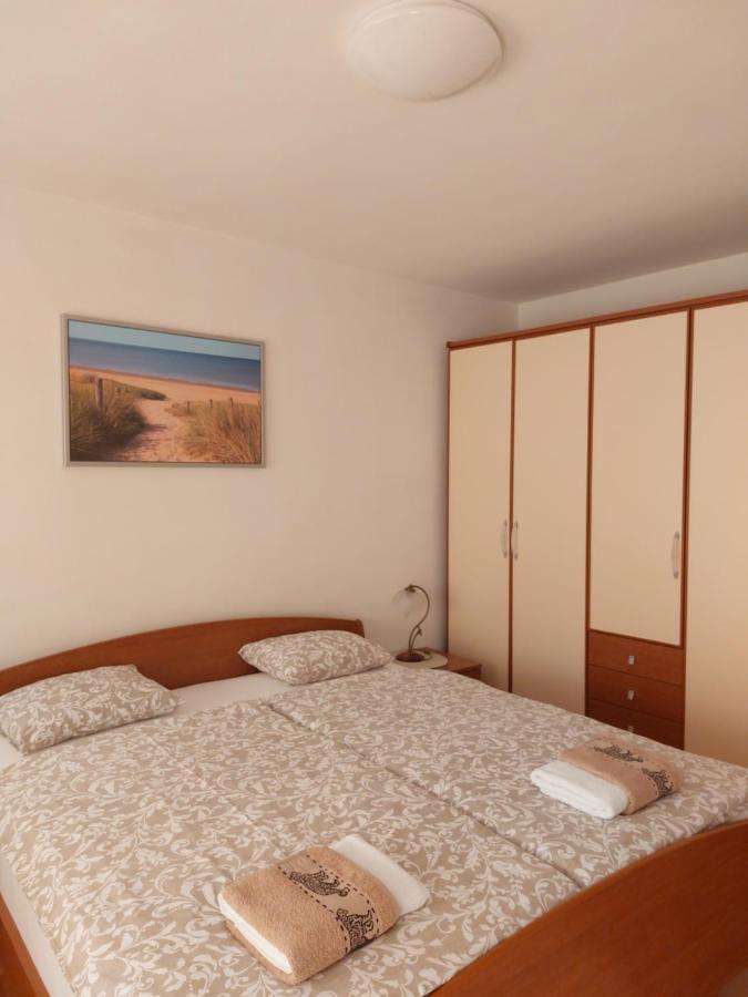 Apartman Sous Les Rochers Grizane-Belgrad Exterior photo