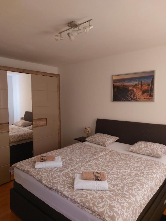 Apartman Sous Les Rochers Grizane-Belgrad Exterior photo