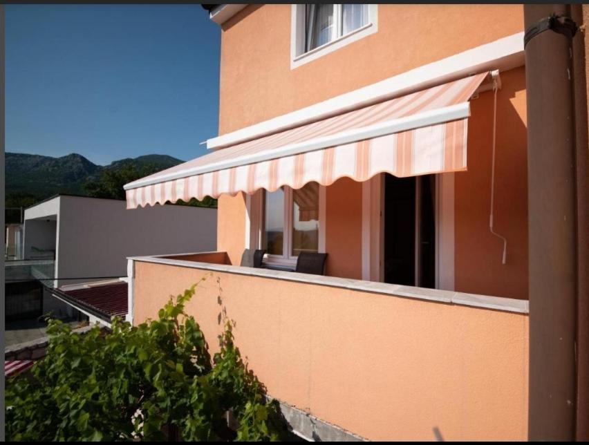 Apartman Sous Les Rochers Grizane-Belgrad Exterior photo